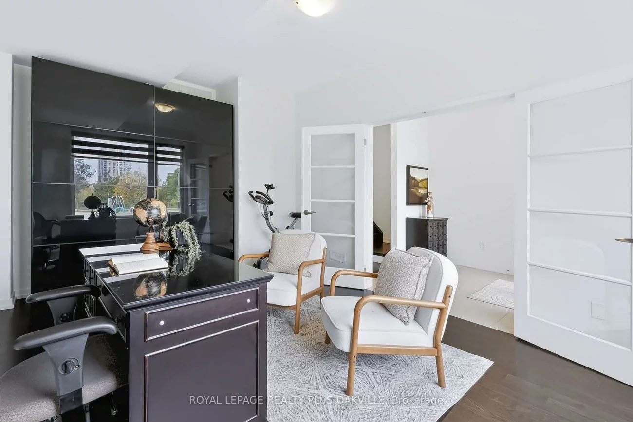 211, Squire, 1008 - GO Glenorchy, Oakville