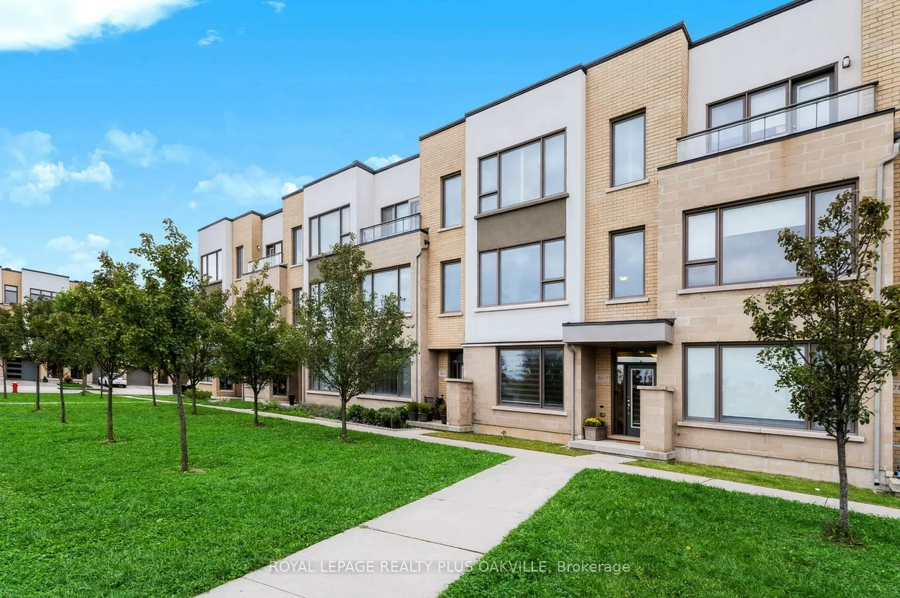 211, Squire, 1008 - GO Glenorchy, Oakville
