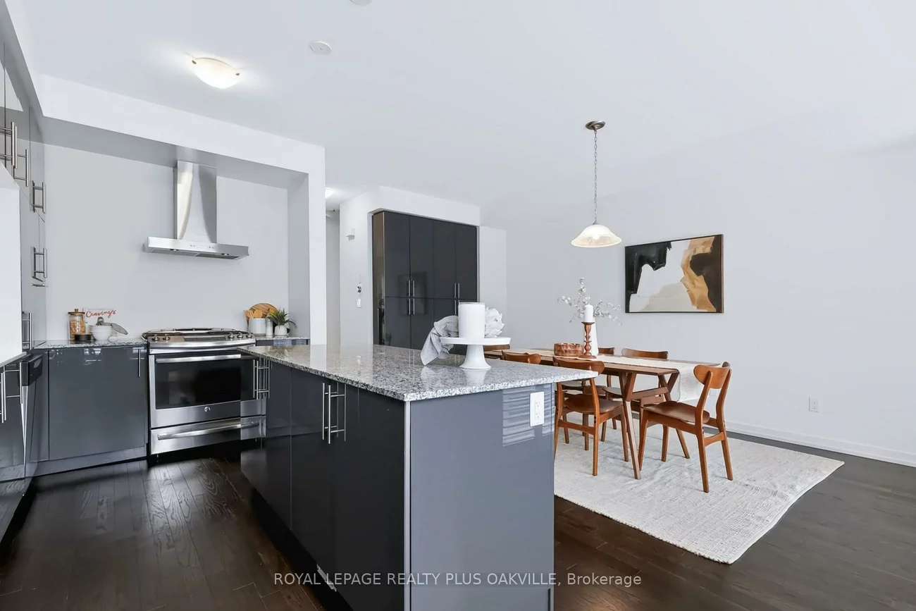 211, Squire, 1008 - GO Glenorchy, Oakville