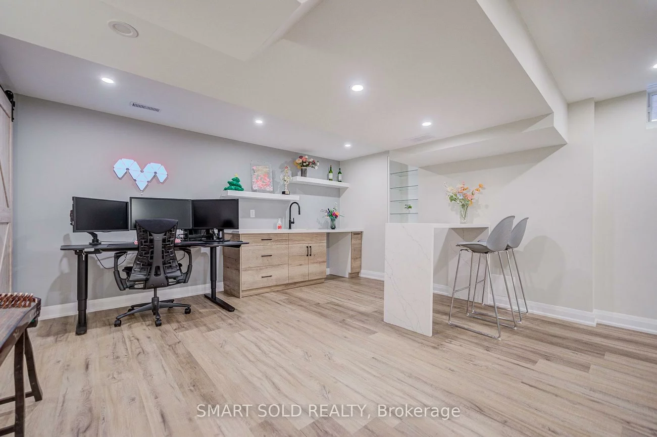 75, Hoey, 1008 - GO Glenorchy, Oakville