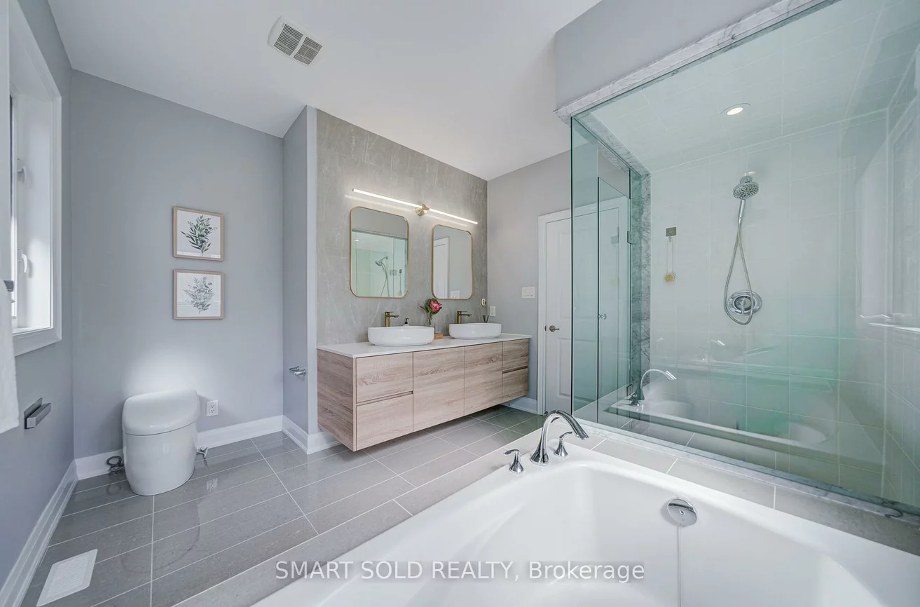 75, Hoey, 1008 - GO Glenorchy, Oakville