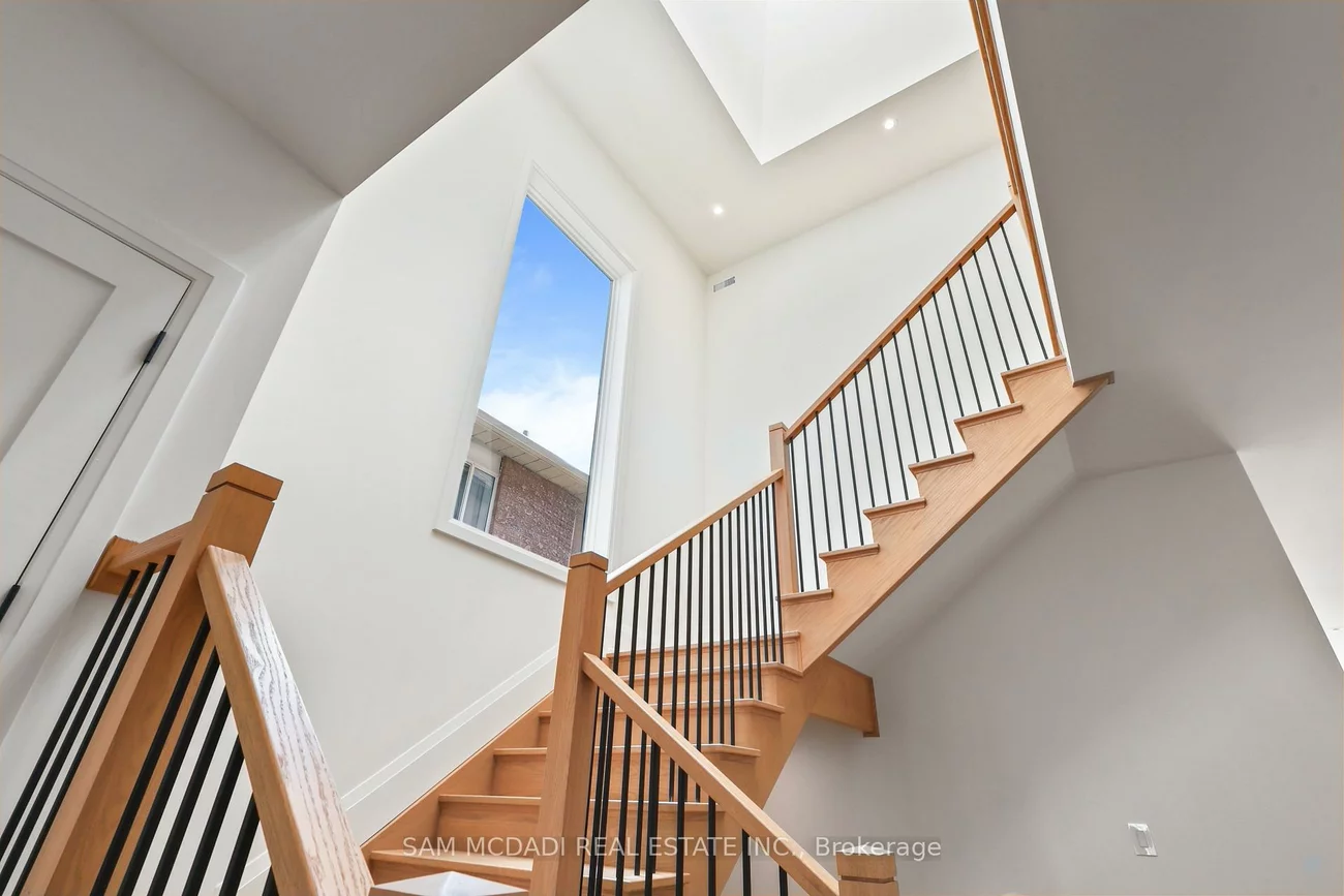 2350, Eighth, 1018 - WC Wedgewood Creek, Oakville