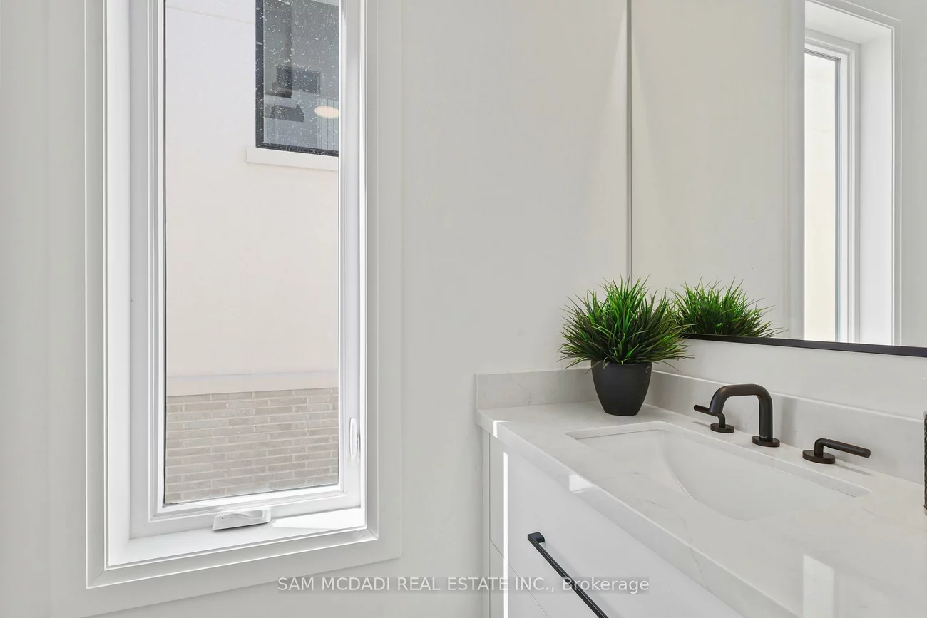 2350, Eighth, 1018 - WC Wedgewood Creek, Oakville