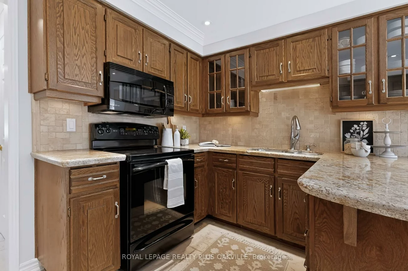279, Hickory, 1018 - WC Wedgewood Creek, Oakville