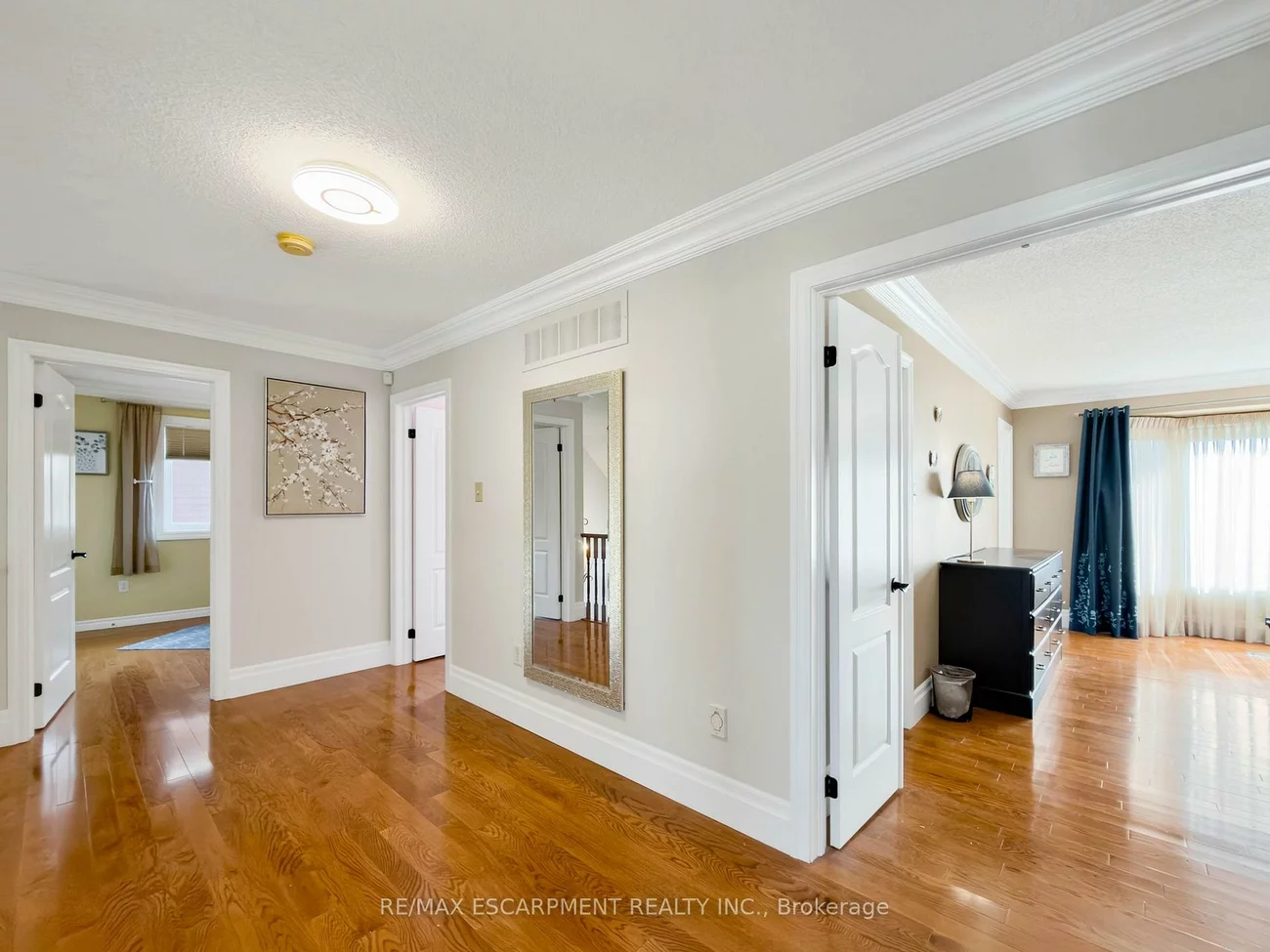 1396, Thorncrest, 1022 - WT West Oak Trails, Oakville