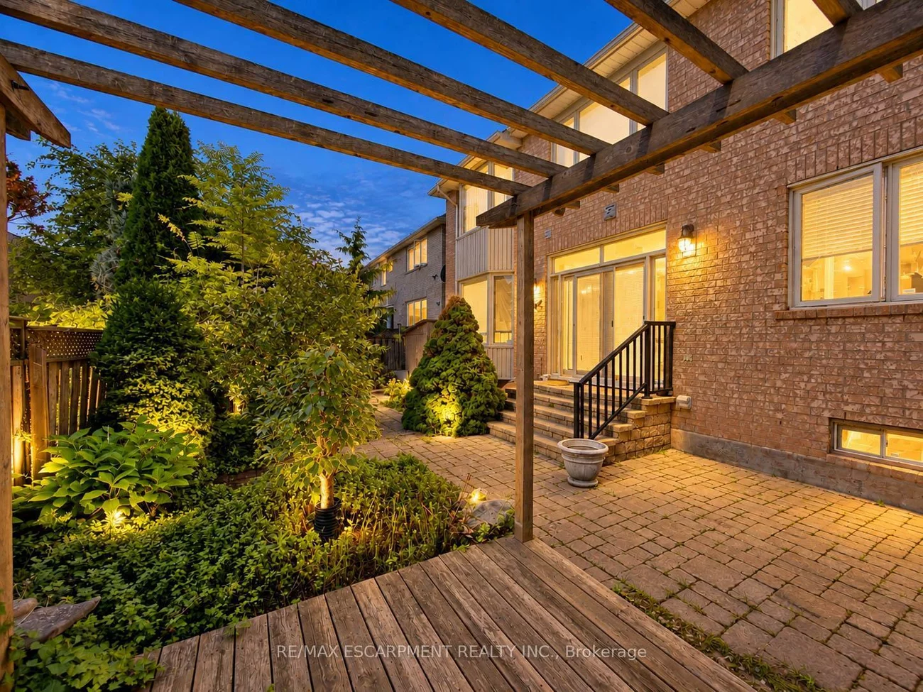 1396, Thorncrest, 1022 - WT West Oak Trails, Oakville