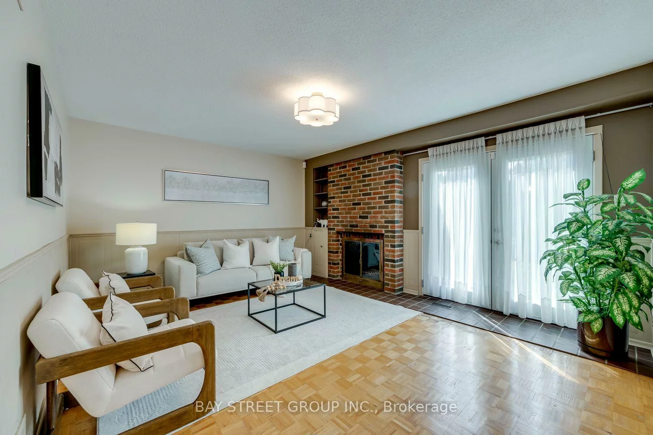 216, Beechfield, 1006 - FD Ford, Oakville