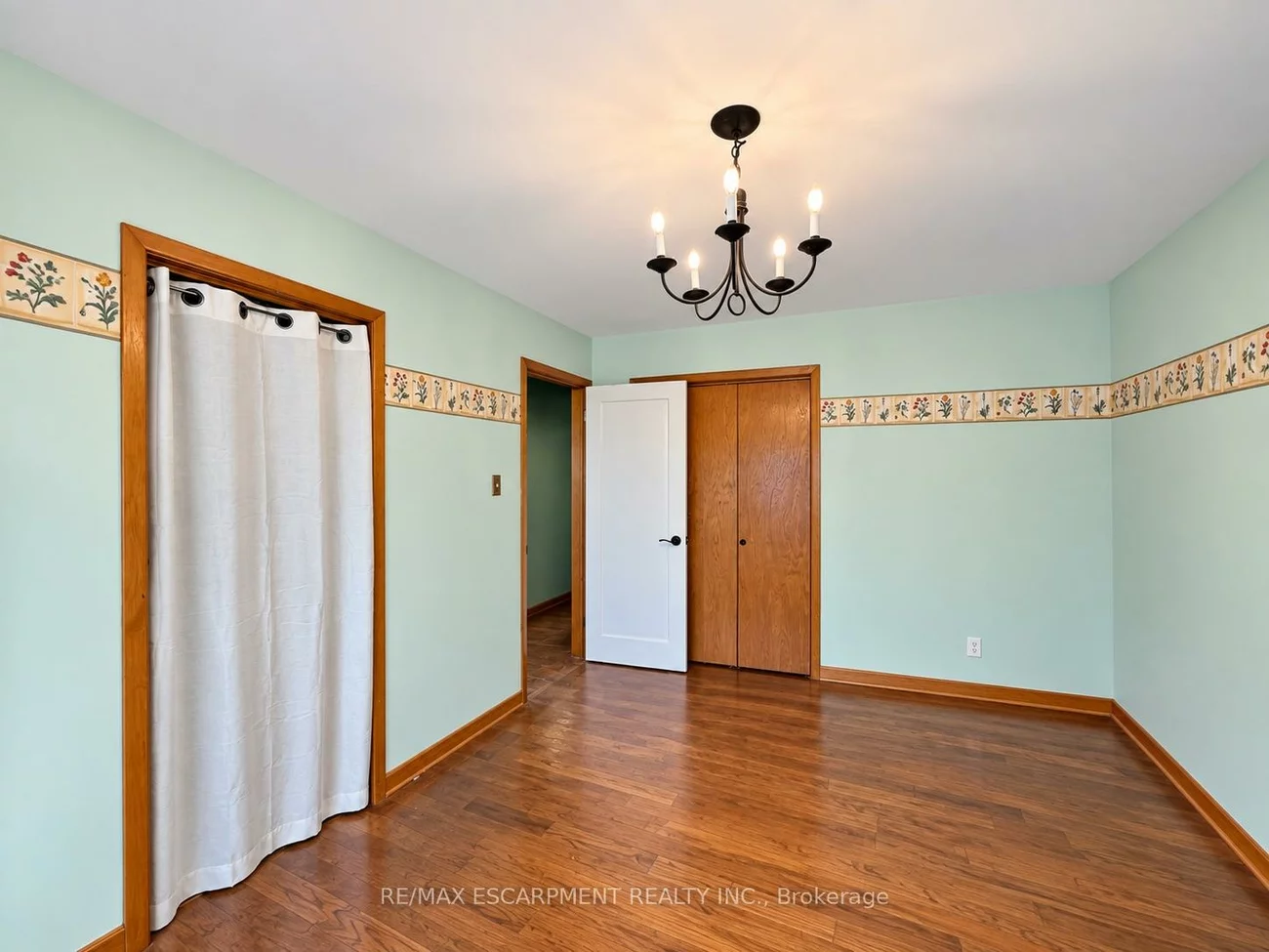 2490, Yarmouth, 1020 - WO West, Oakville