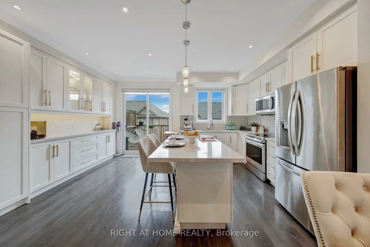 408, Belcourt, 1010 - JM Joshua Meadows, Oakville