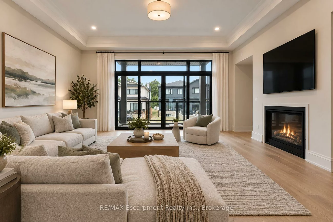 335, Helen Lawson, 1013 - OO Old Oakville, Oakville