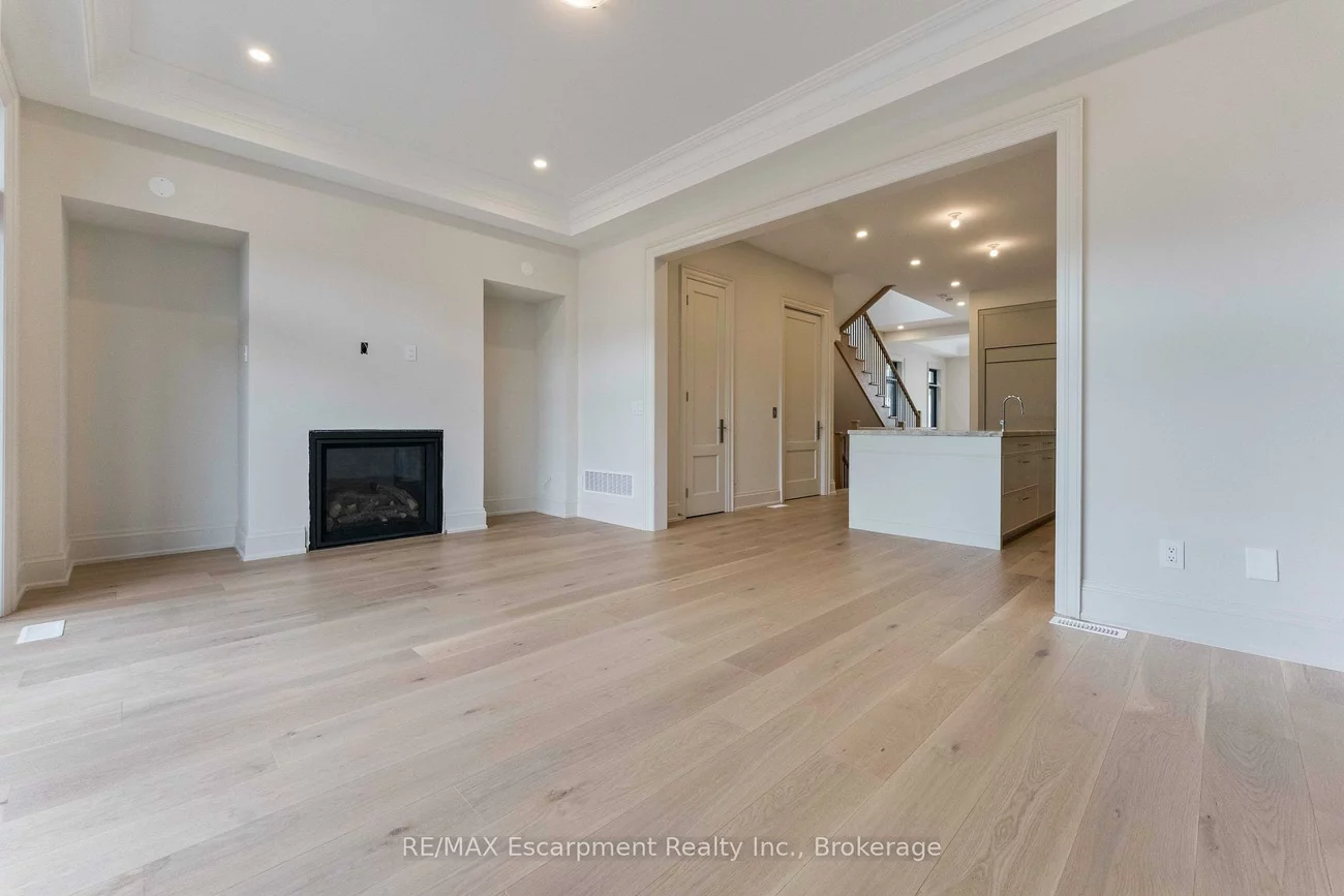 335, Helen Lawson, 1013 - OO Old Oakville, Oakville