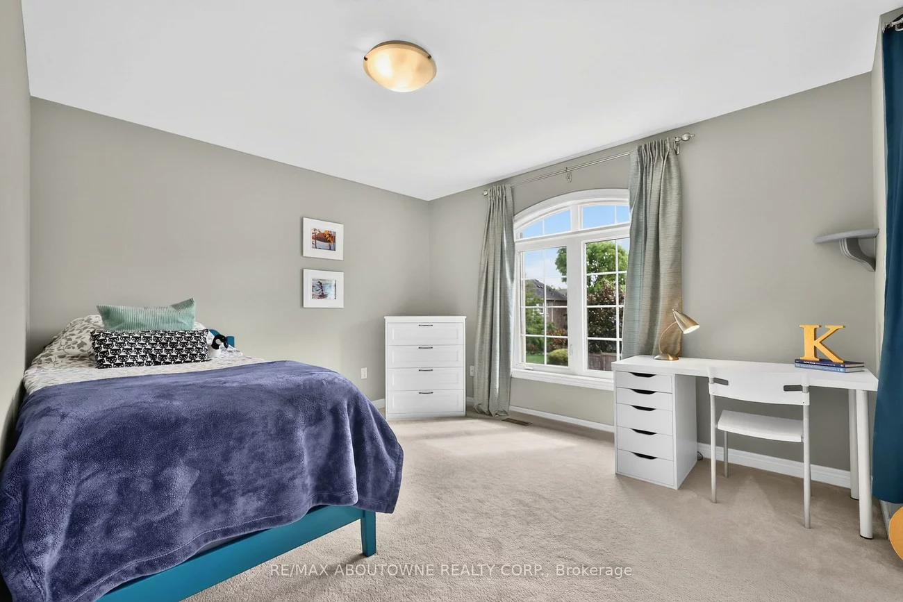 2269, Whitworth, 1000 - BC Bronte Creek, Oakville