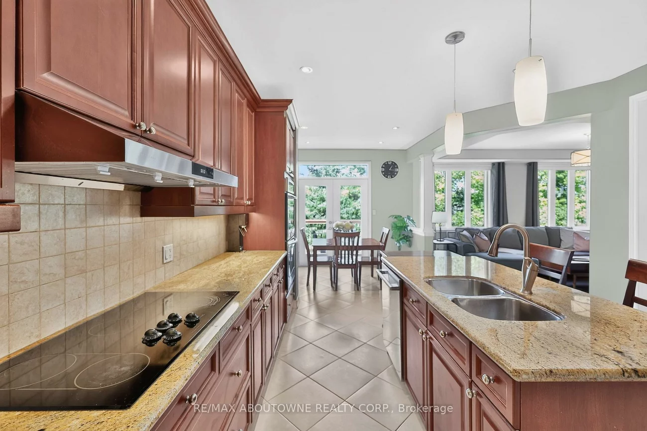 2269, Whitworth, 1000 - BC Bronte Creek, Oakville