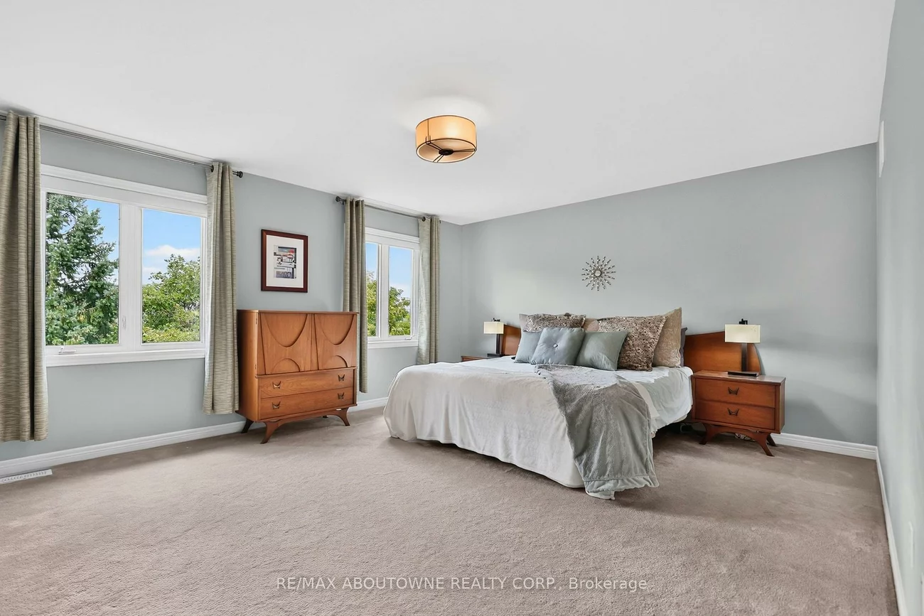 2269, Whitworth, 1000 - BC Bronte Creek, Oakville