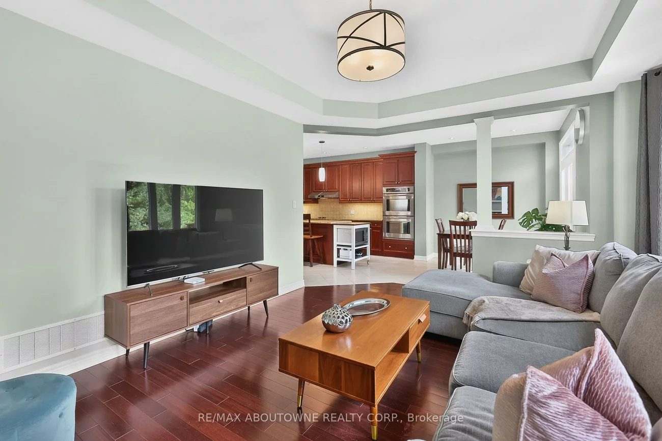 2269, Whitworth, 1000 - BC Bronte Creek, Oakville