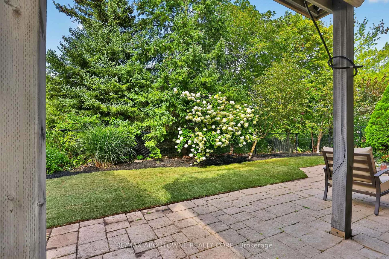 2269, Whitworth, 1000 - BC Bronte Creek, Oakville
