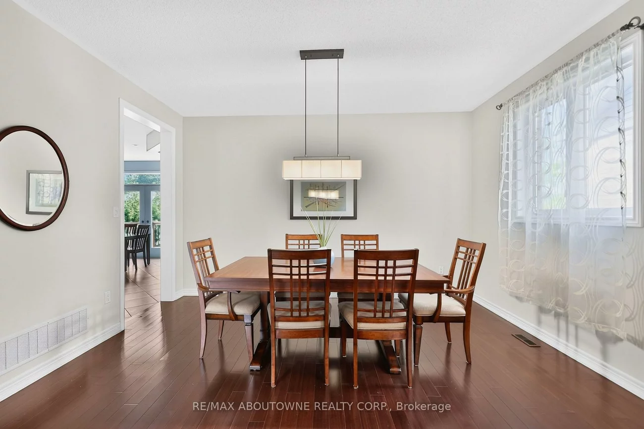 2269, Whitworth, 1000 - BC Bronte Creek, Oakville