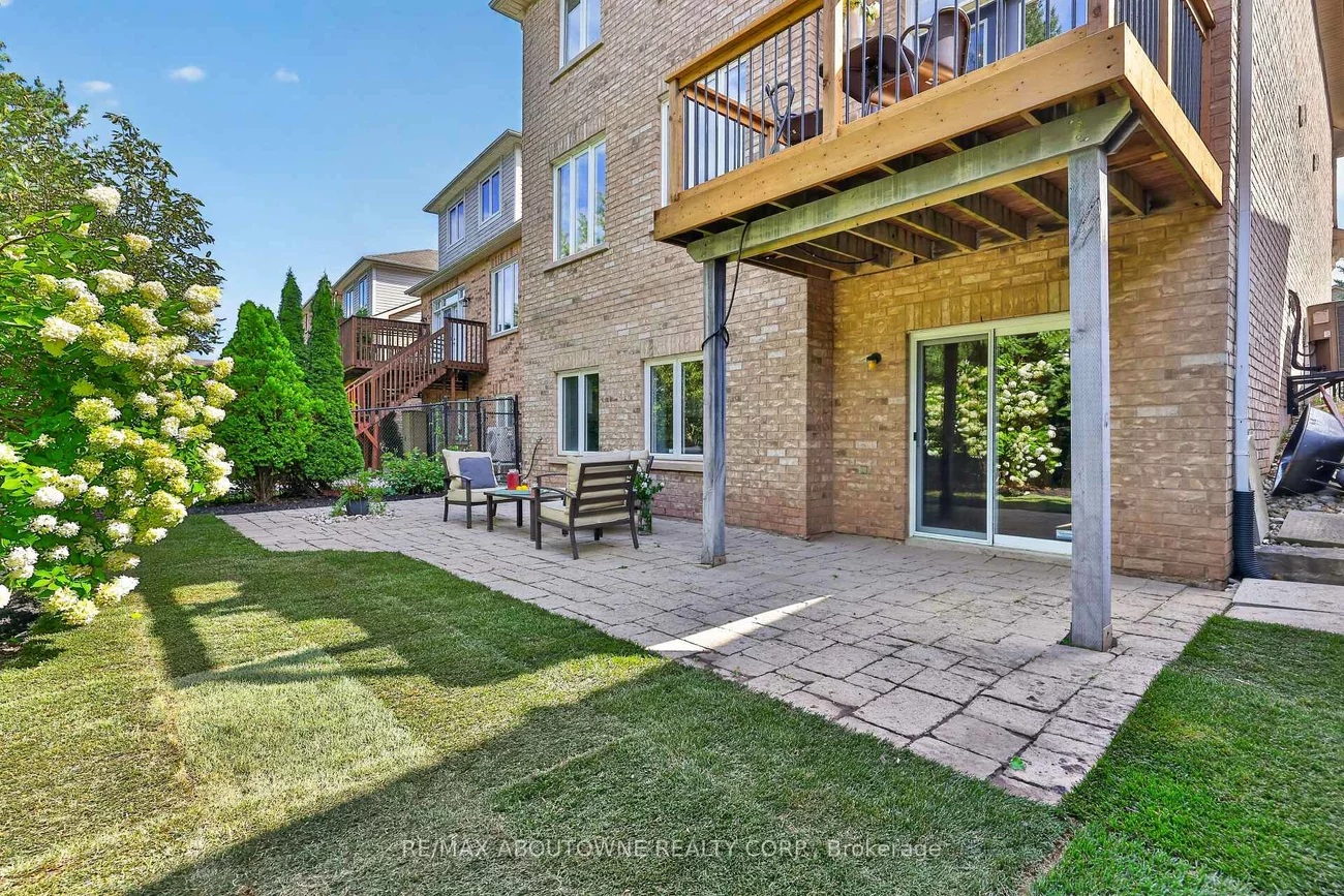 2269, Whitworth, 1000 - BC Bronte Creek, Oakville