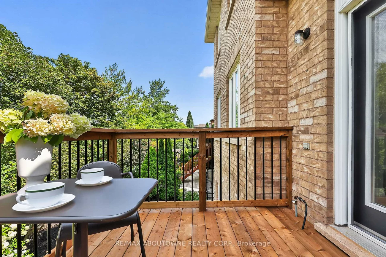 2269, Whitworth, 1000 - BC Bronte Creek, Oakville