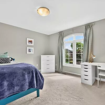 2269, Whitworth, 1000 - BC Bronte Creek, Oakville