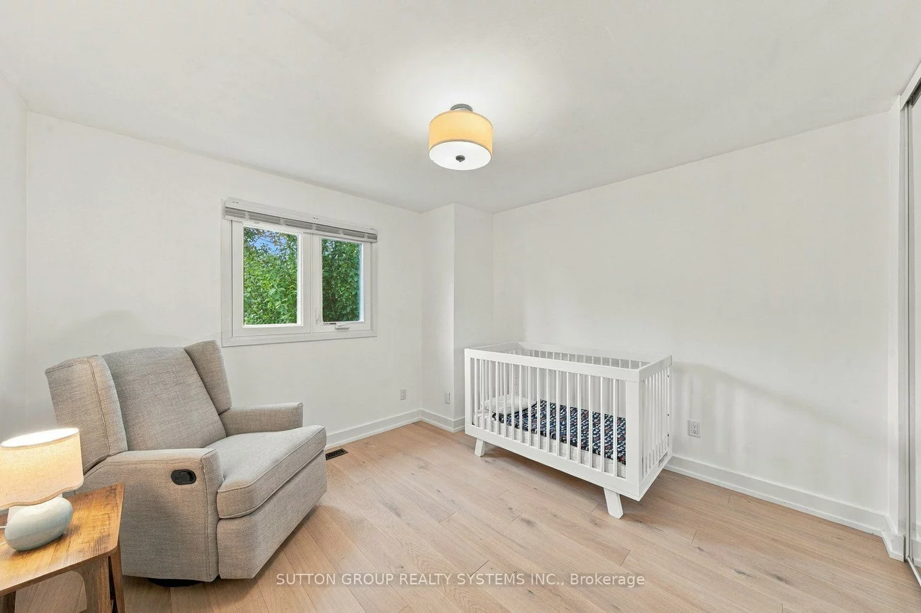 2250, Munn's, 1015 - RO River Oaks, Oakville