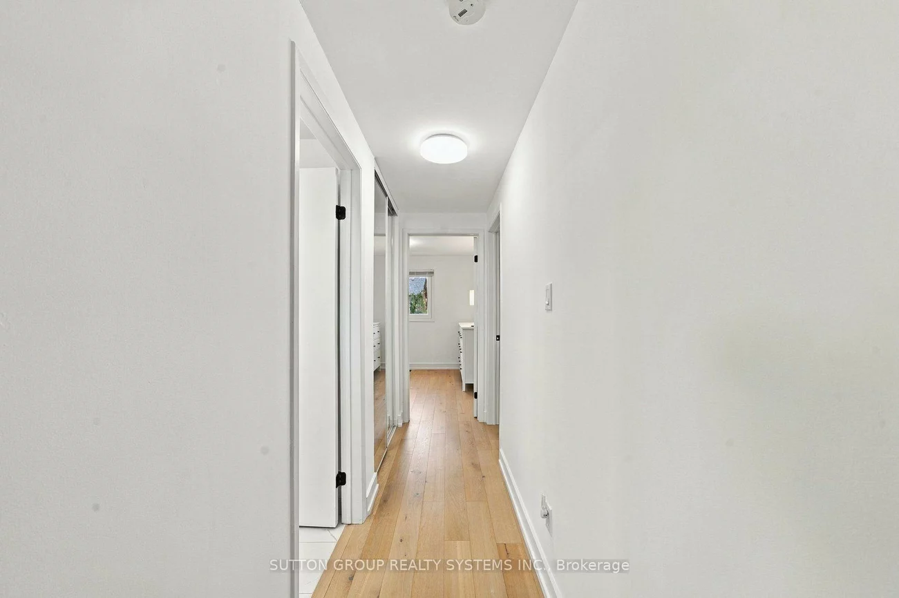 2250, Munn's, 1015 - RO River Oaks, Oakville