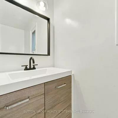 2250, Munn's, 1015 - RO River Oaks, Oakville