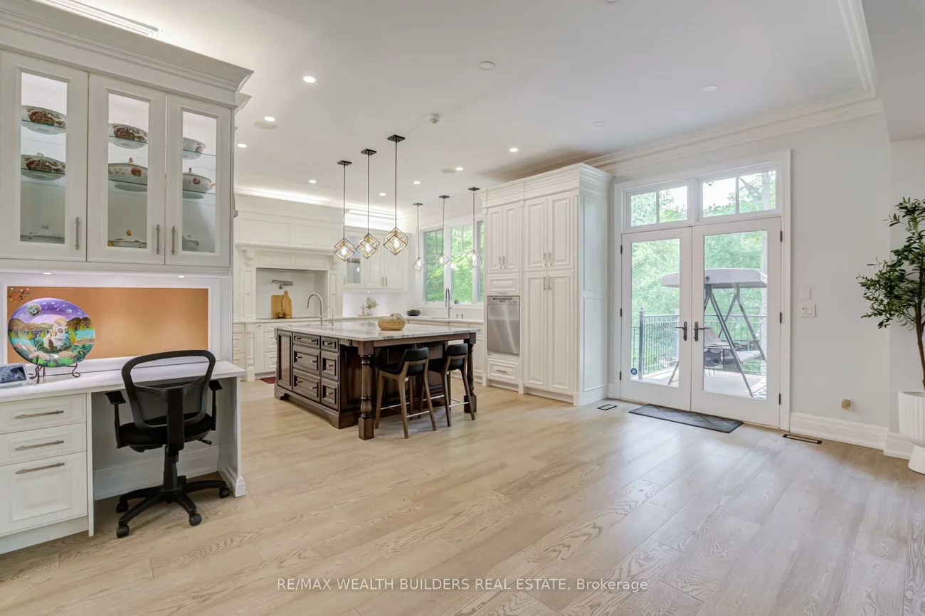 45, Shorewood, 1017 - SW Southwest, Oakville