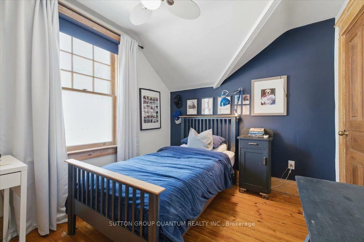137, Chisholm, 1002 - CO Central, Oakville