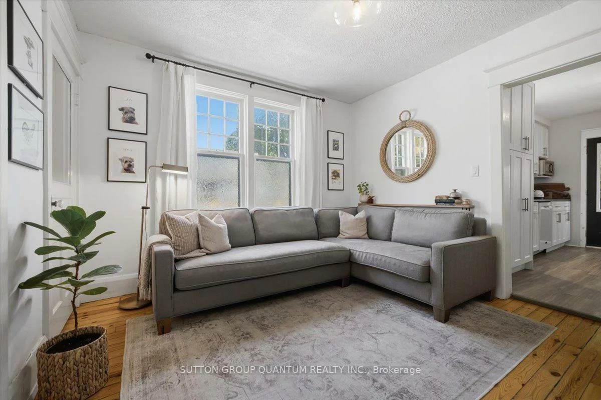 137, Chisholm, 1002 - CO Central, Oakville