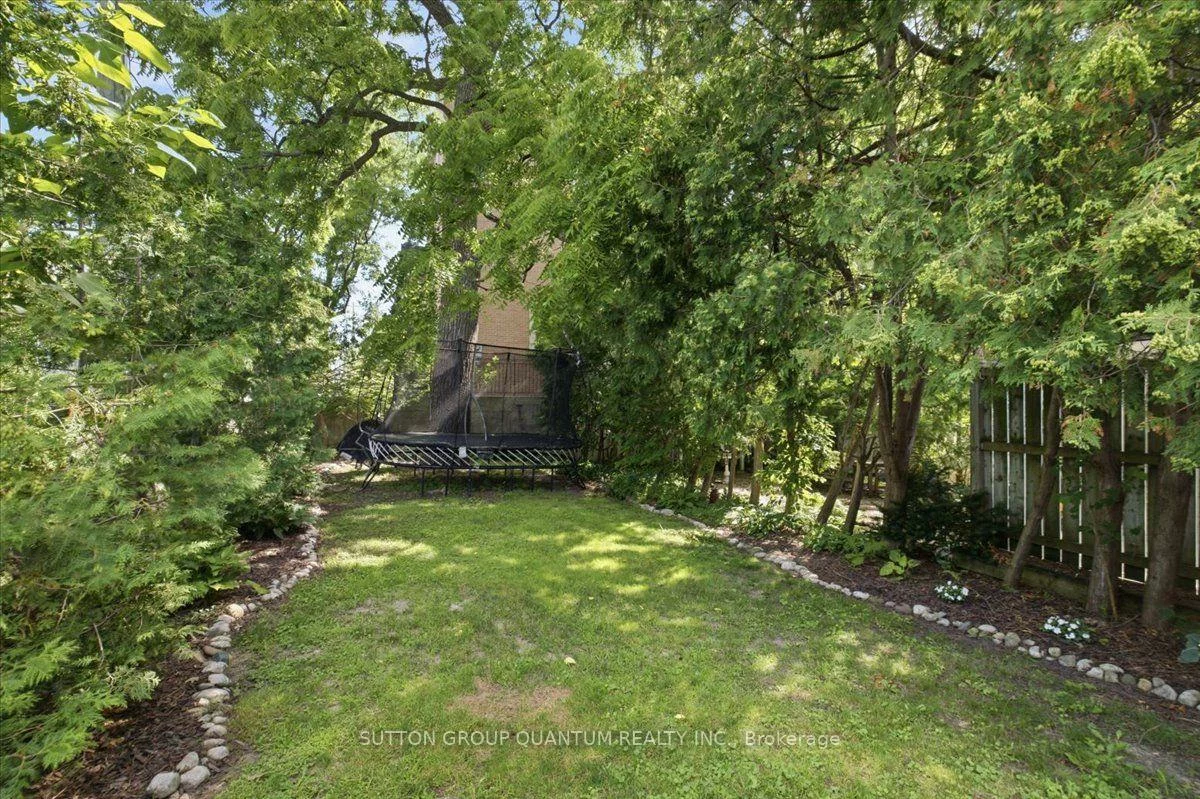 137, Chisholm, 1002 - CO Central, Oakville