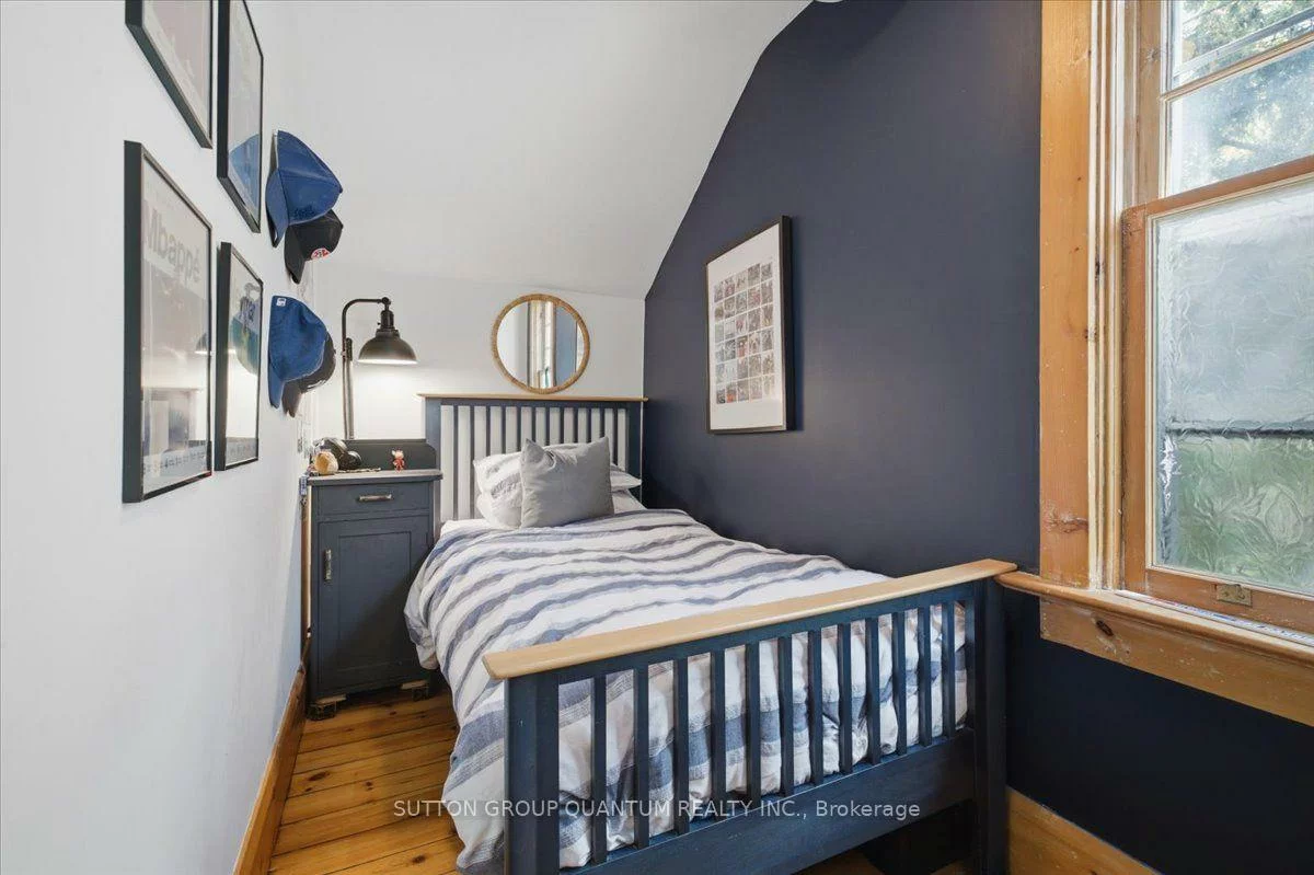 137, Chisholm, 1002 - CO Central, Oakville
