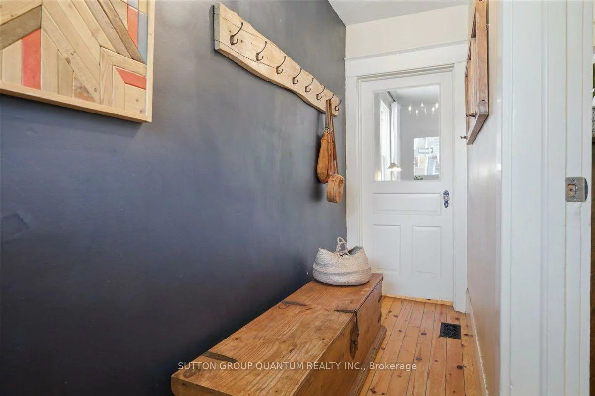 137, Chisholm, 1002 - CO Central, Oakville