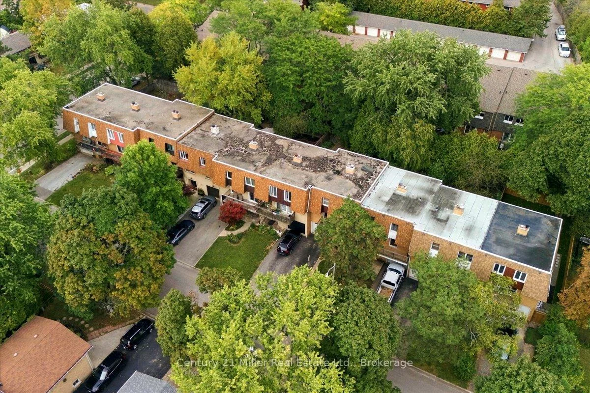 37, Tulip, 1001 - BR Bronte, Oakville