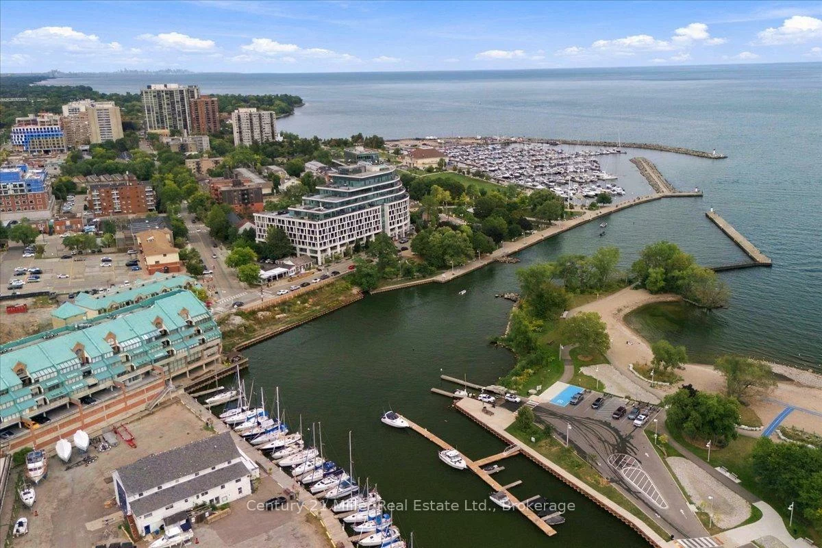 37, Tulip, 1001 - BR Bronte, Oakville