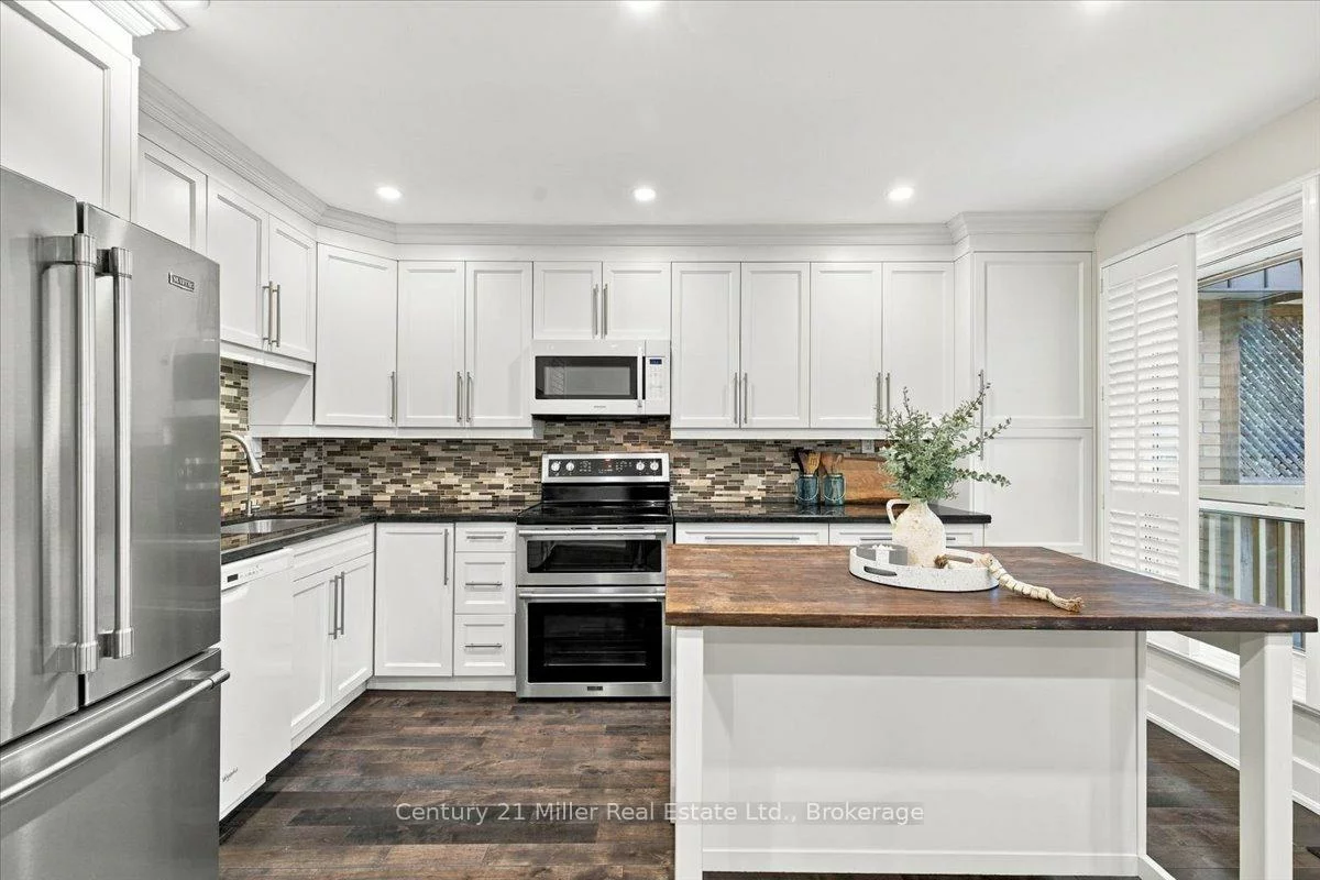 37, Tulip, 1001 - BR Bronte, Oakville