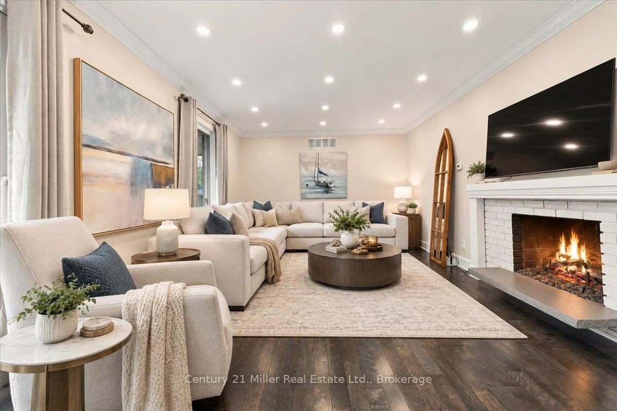 37, Tulip, 1001 - BR Bronte, Oakville
