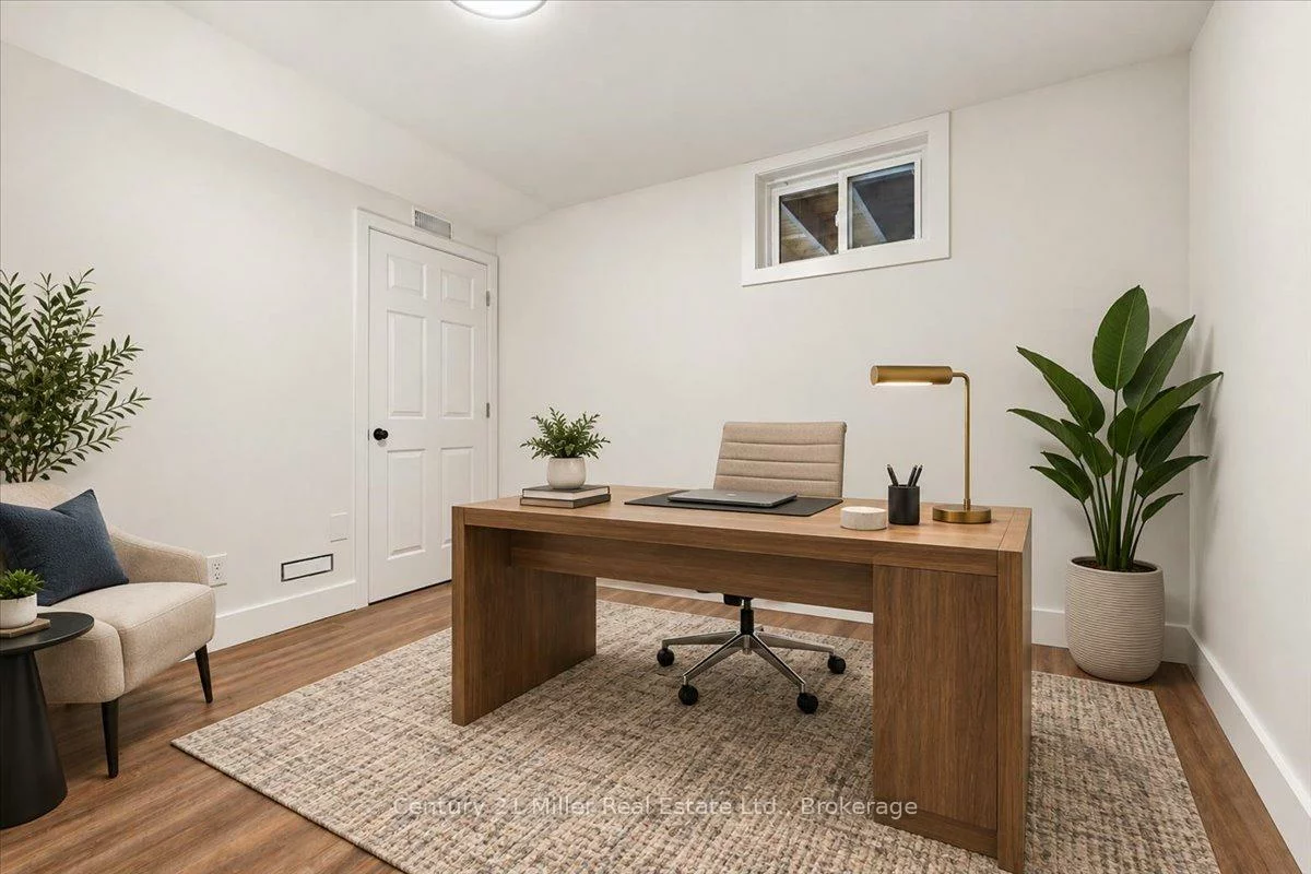 37, Tulip, 1001 - BR Bronte, Oakville