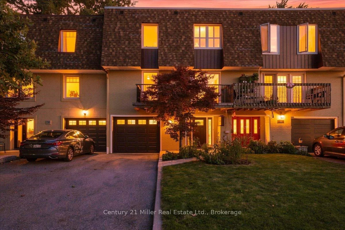 37, Tulip, 1001 - BR Bronte, Oakville