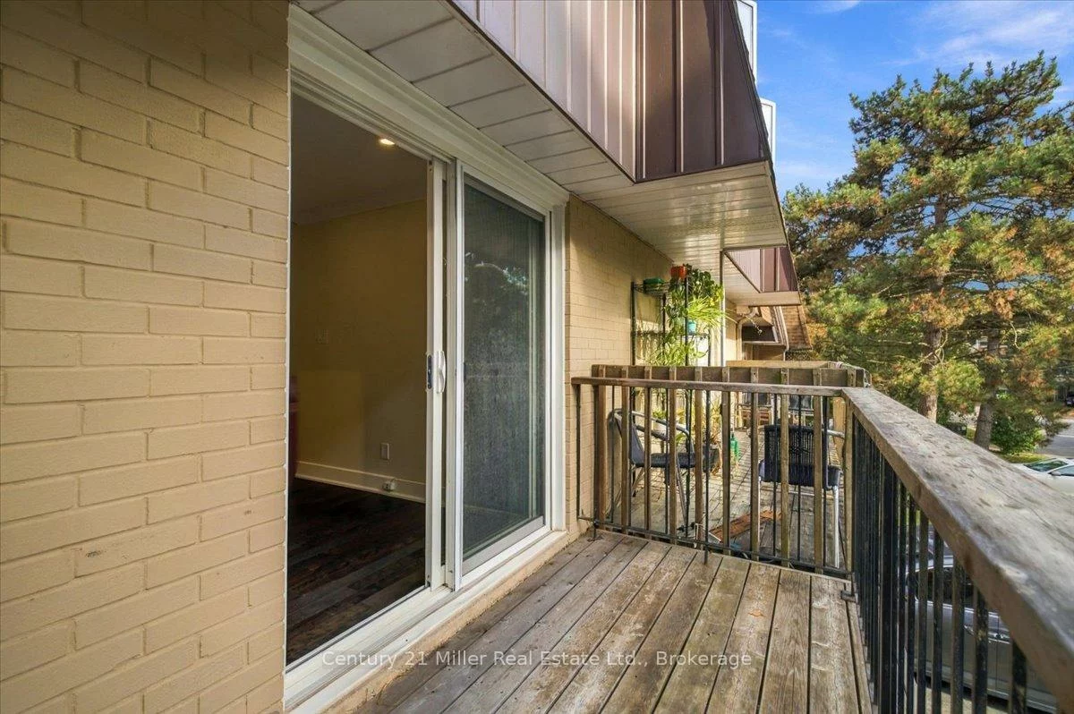 37, Tulip, 1001 - BR Bronte, Oakville