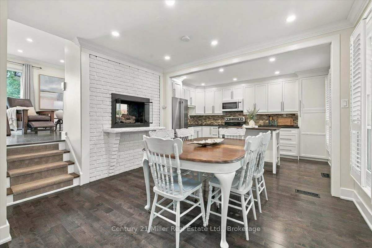 37, Tulip, 1001 - BR Bronte, Oakville
