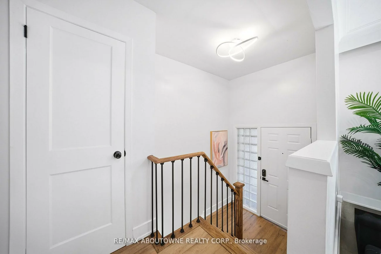 2066, Rebecca, 1001 - BR Bronte, Oakville