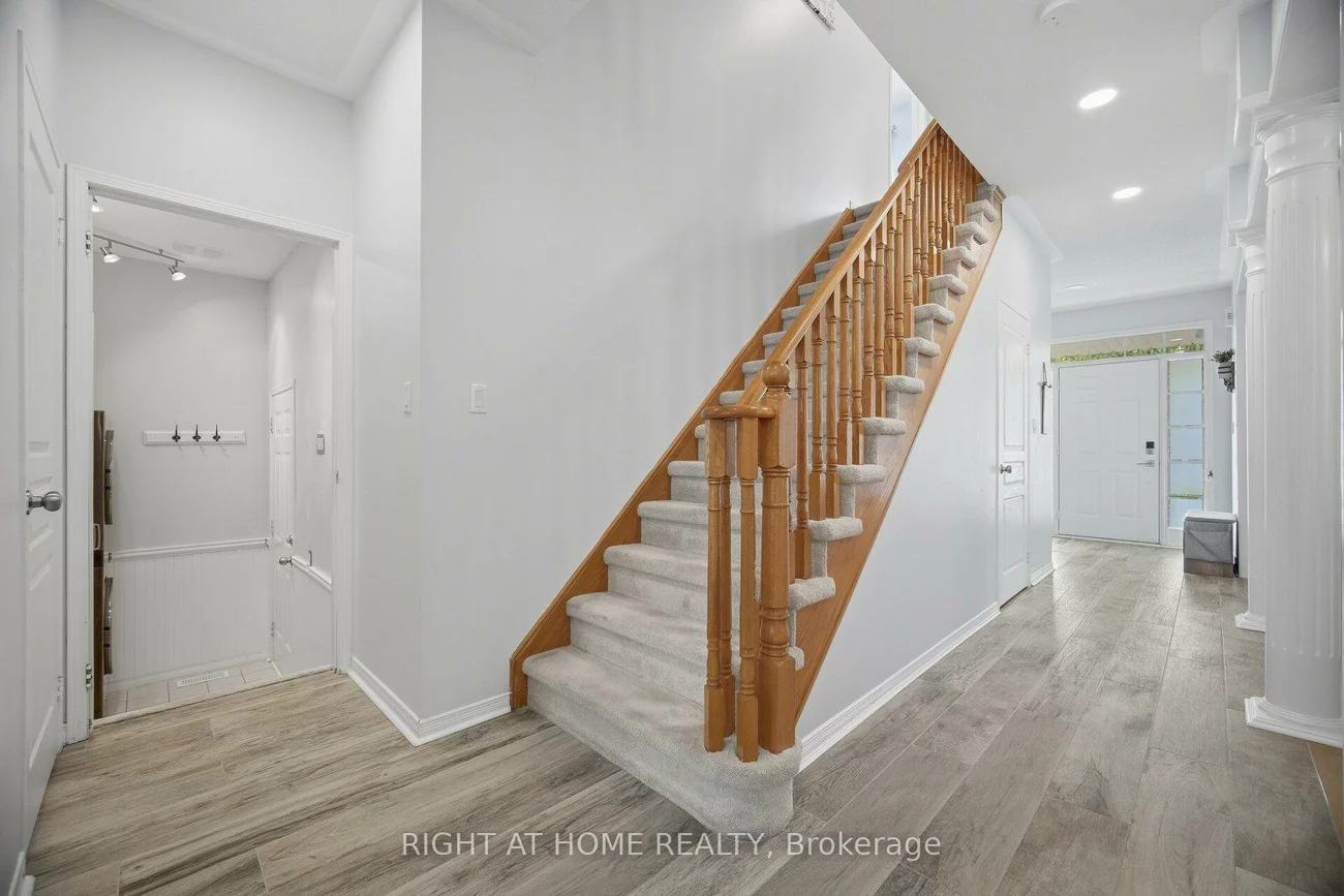 2249, Crestmont, 1019 - WM Westmount, Oakville