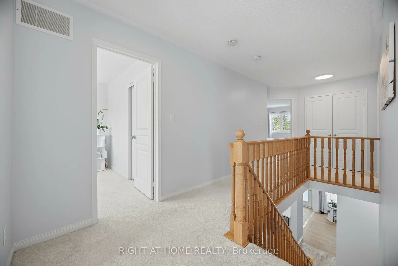 2249, Crestmont, 1019 - WM Westmount, Oakville