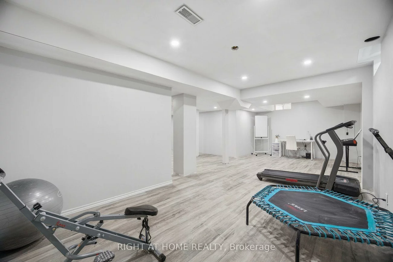 2249, Crestmont, 1019 - WM Westmount, Oakville