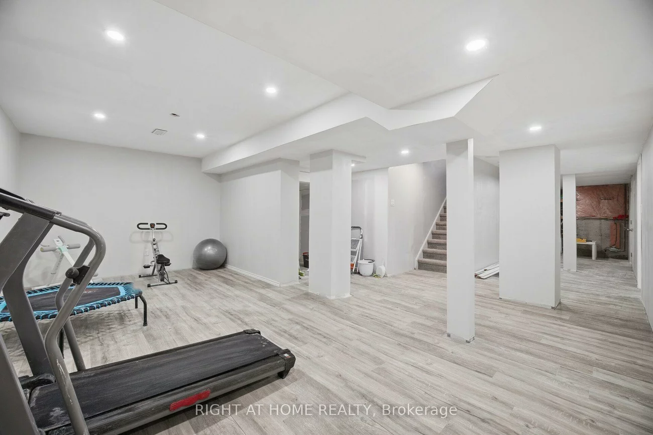2249, Crestmont, 1019 - WM Westmount, Oakville