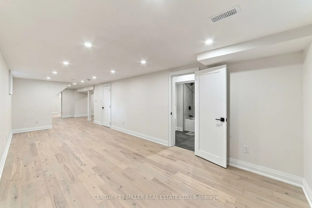 1200, Ingledene, 1005 - FA Falgarwood, Oakville