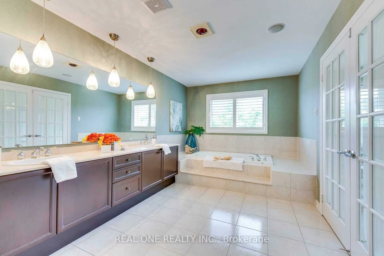 2456, Bon Echo, 1009 - JC Joshua Creek, Oakville