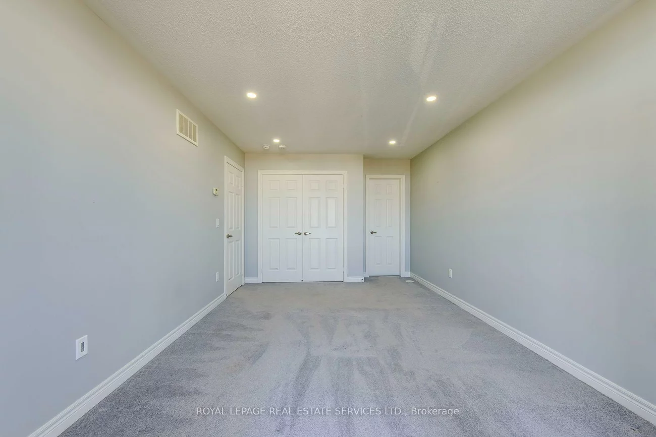 486, Silver Maple, 1010 - JM Joshua Meadows, Oakville