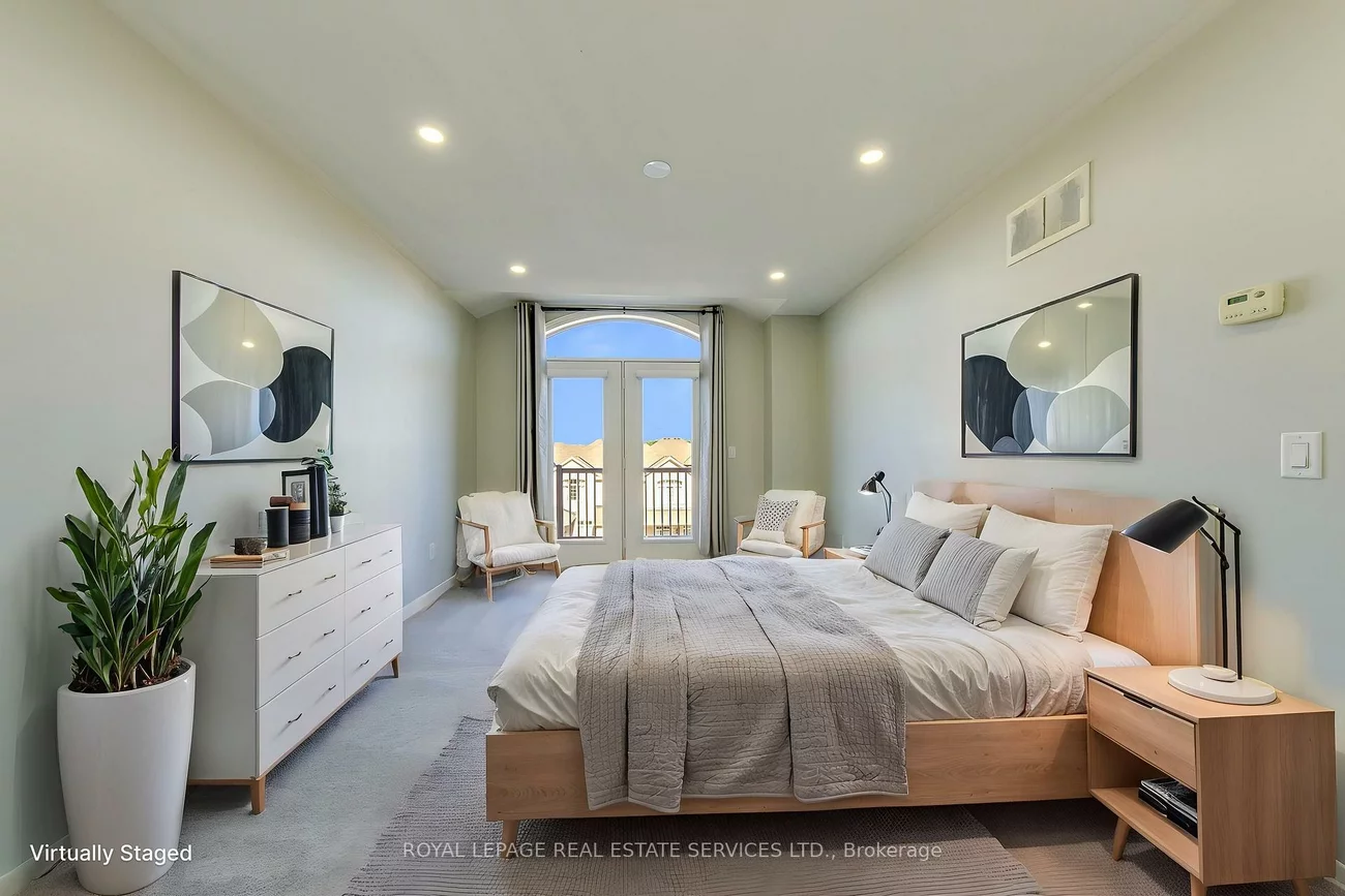 486, Silver Maple, 1010 - JM Joshua Meadows, Oakville